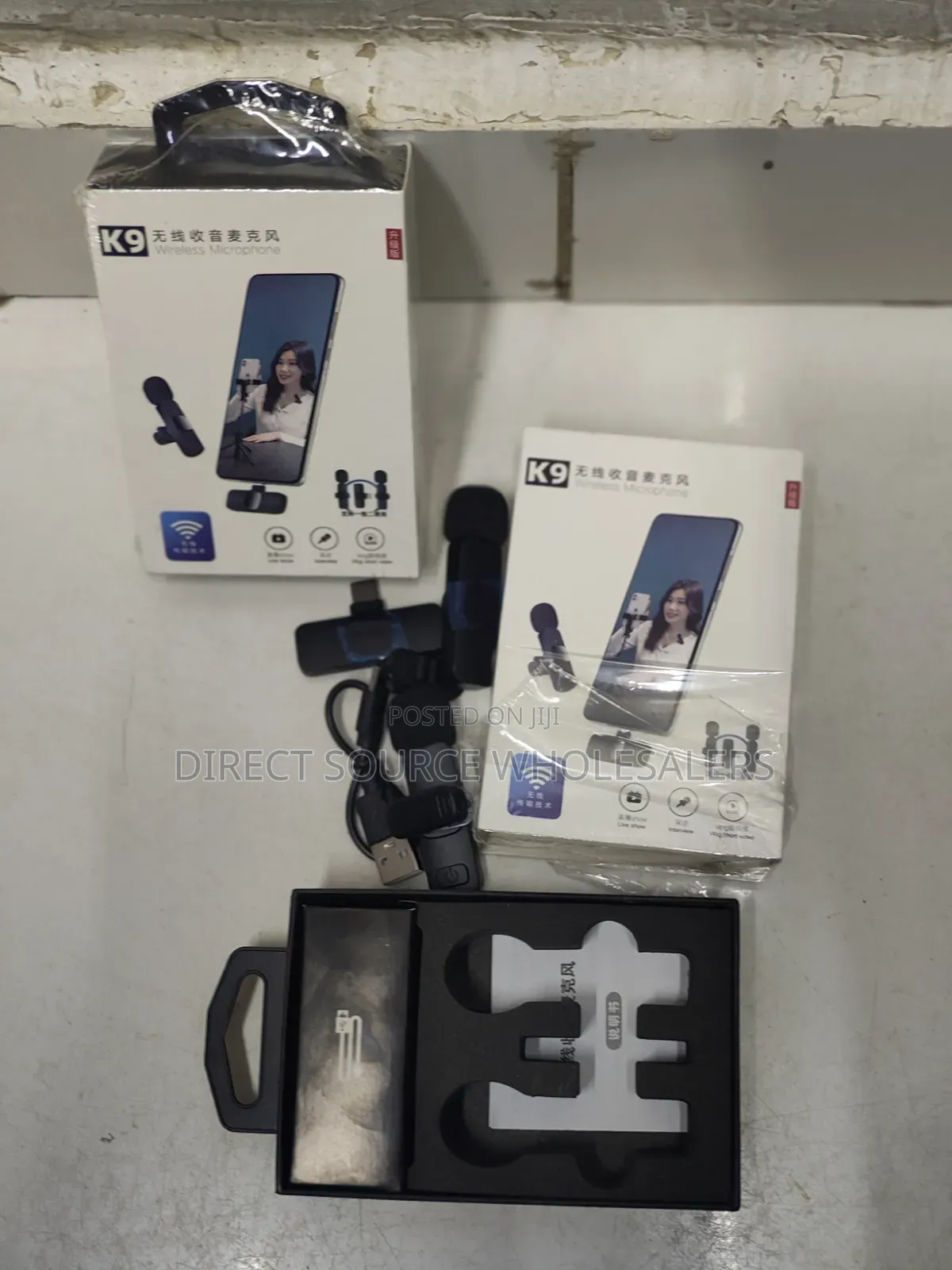 Wireless Clip-on Collar Mic for Live Streaming Interviews