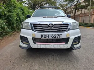 Toyota Hilux 2015 Pearl