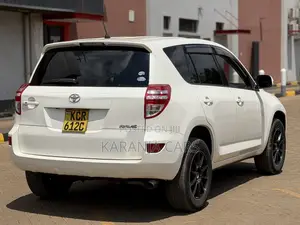 Toyota RAV4 2011 White
