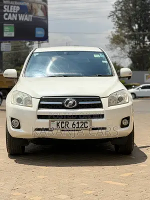 Toyota RAV4 2011 White