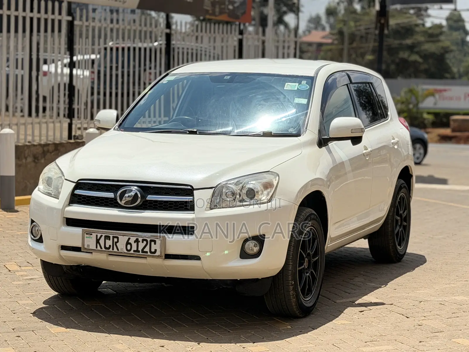 Toyota RAV4 2011 White
