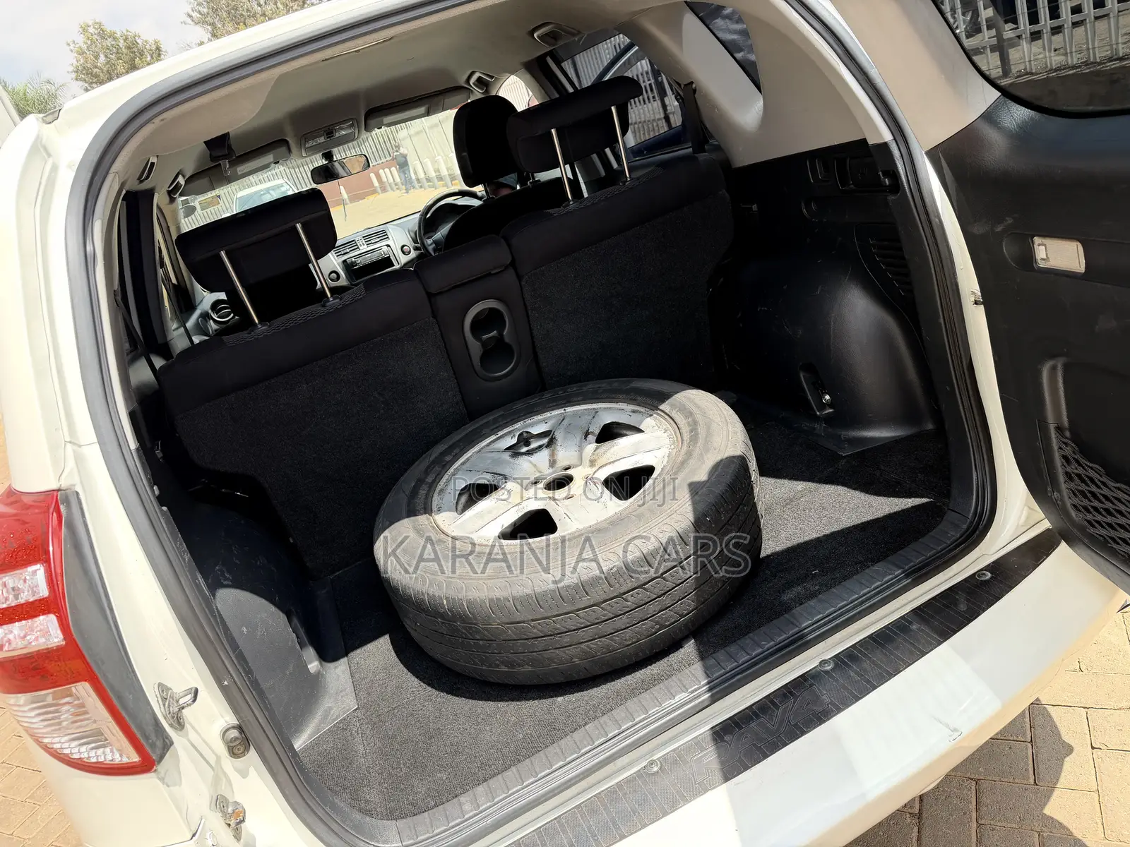 Toyota RAV4 2011 White