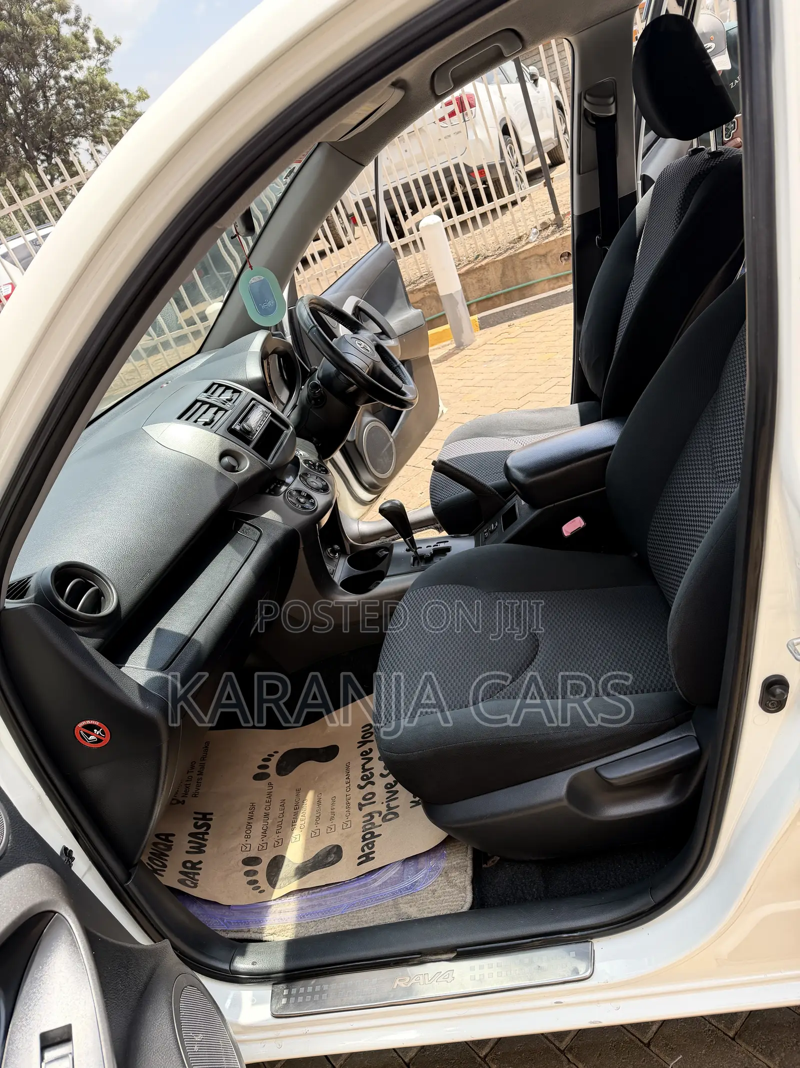 Toyota RAV4 2011 White