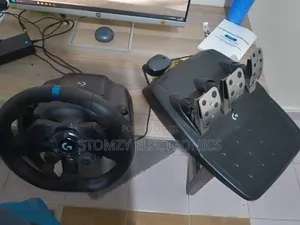 Logitech G923 Racing Wheel