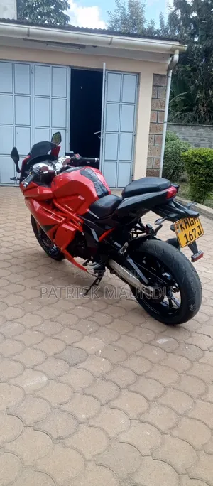 Taro GP1 400R 2023 Red