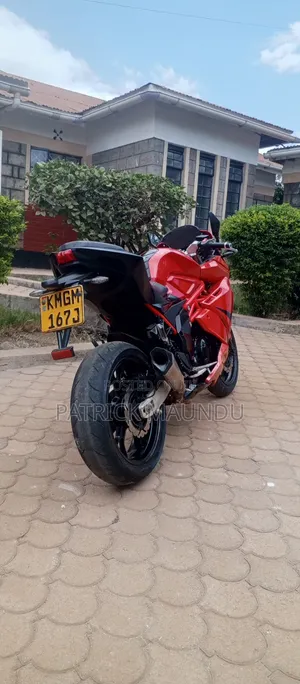 Taro GP1 400R 2023 Red