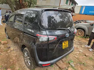 Toyota Sienta 2018 Black
