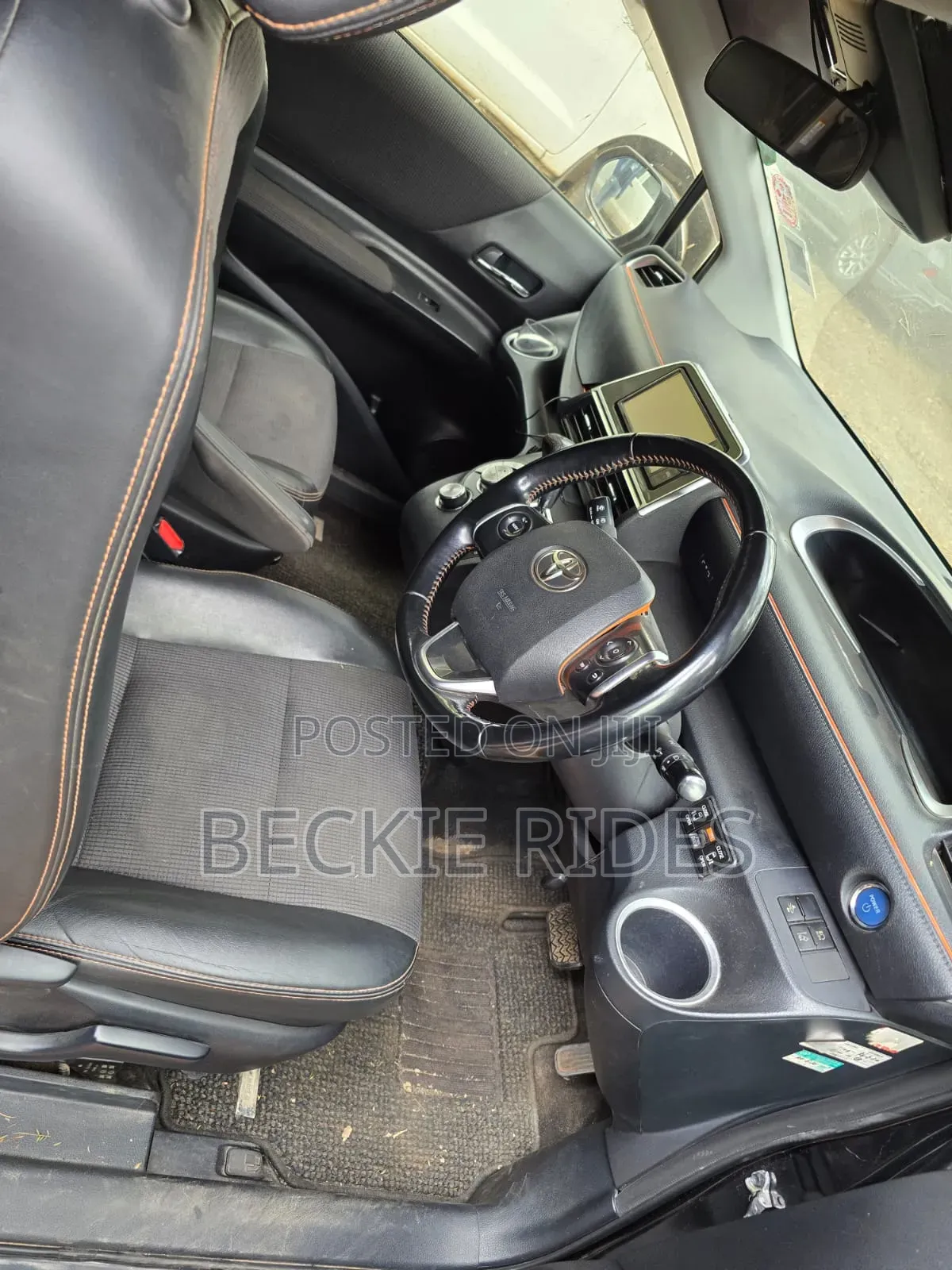 Toyota Sienta 2018 Black