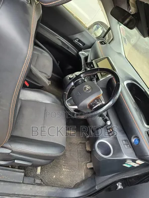 Toyota Sienta 2018 Black