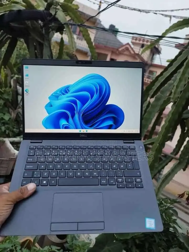 Laptop Dell Latitude 5300 8GB Intel Core i5 SSD 256GB