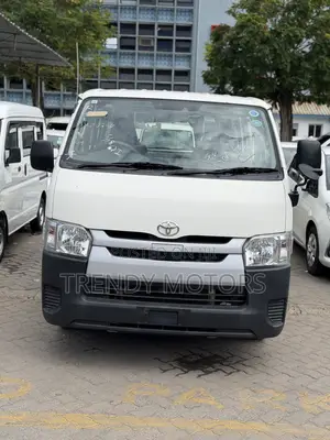 Toyota HiAce 2019 Silver