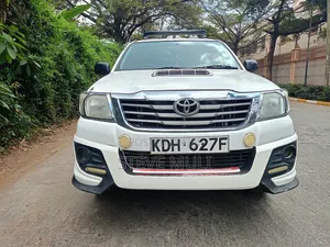 Toyota Hilux 2015 White