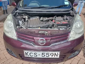 Nissan Note 2011 Red