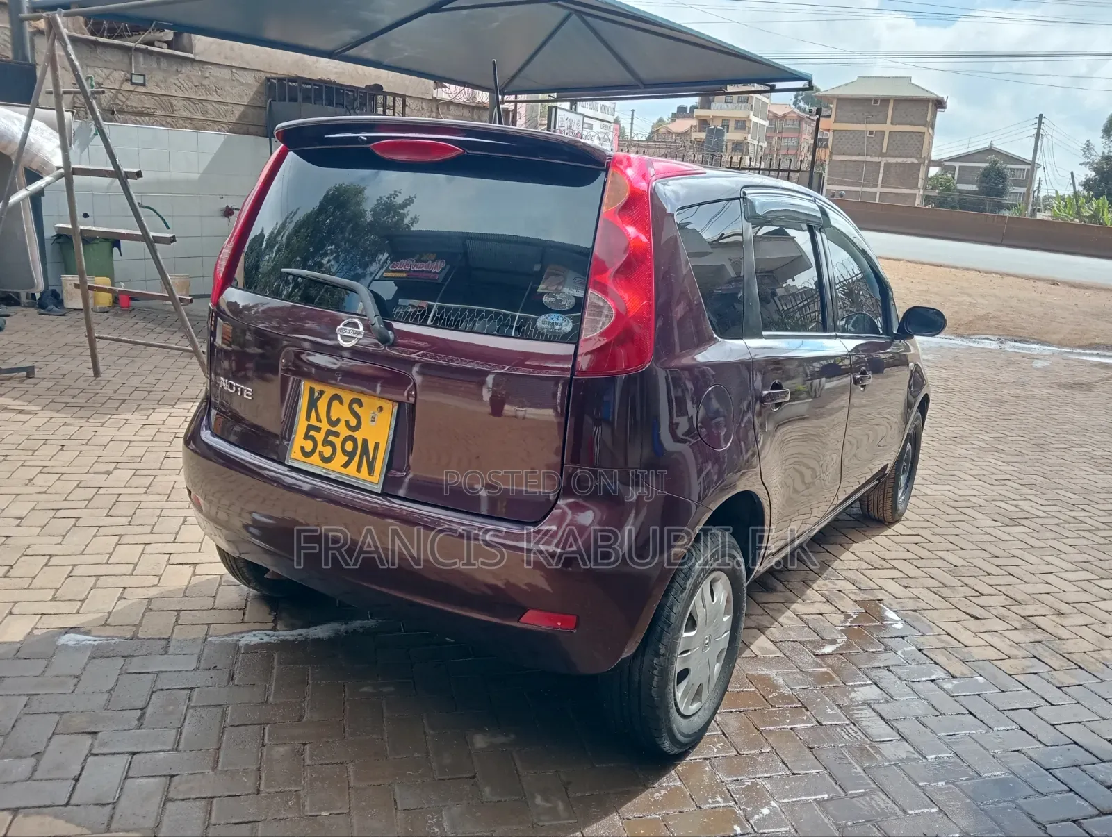 Nissan Note 2011 Red