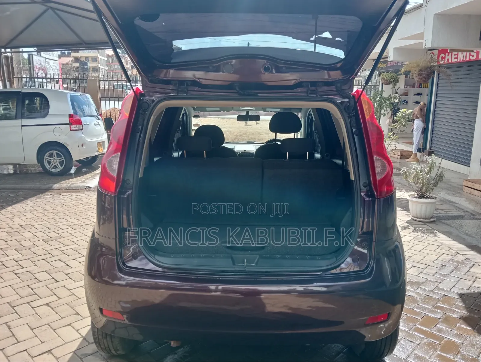 Nissan Note 2011 Red