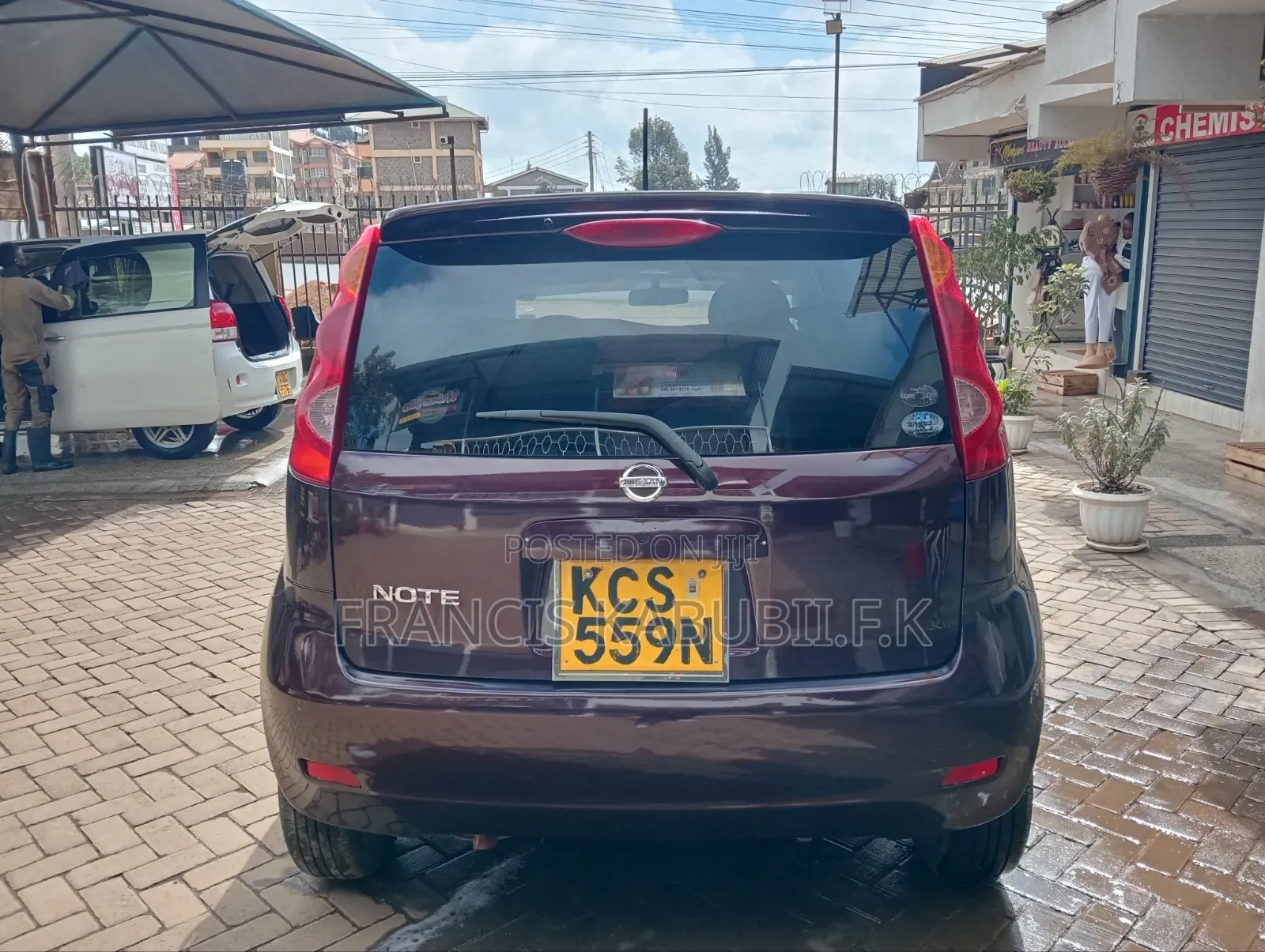 Nissan Note 2011 Red