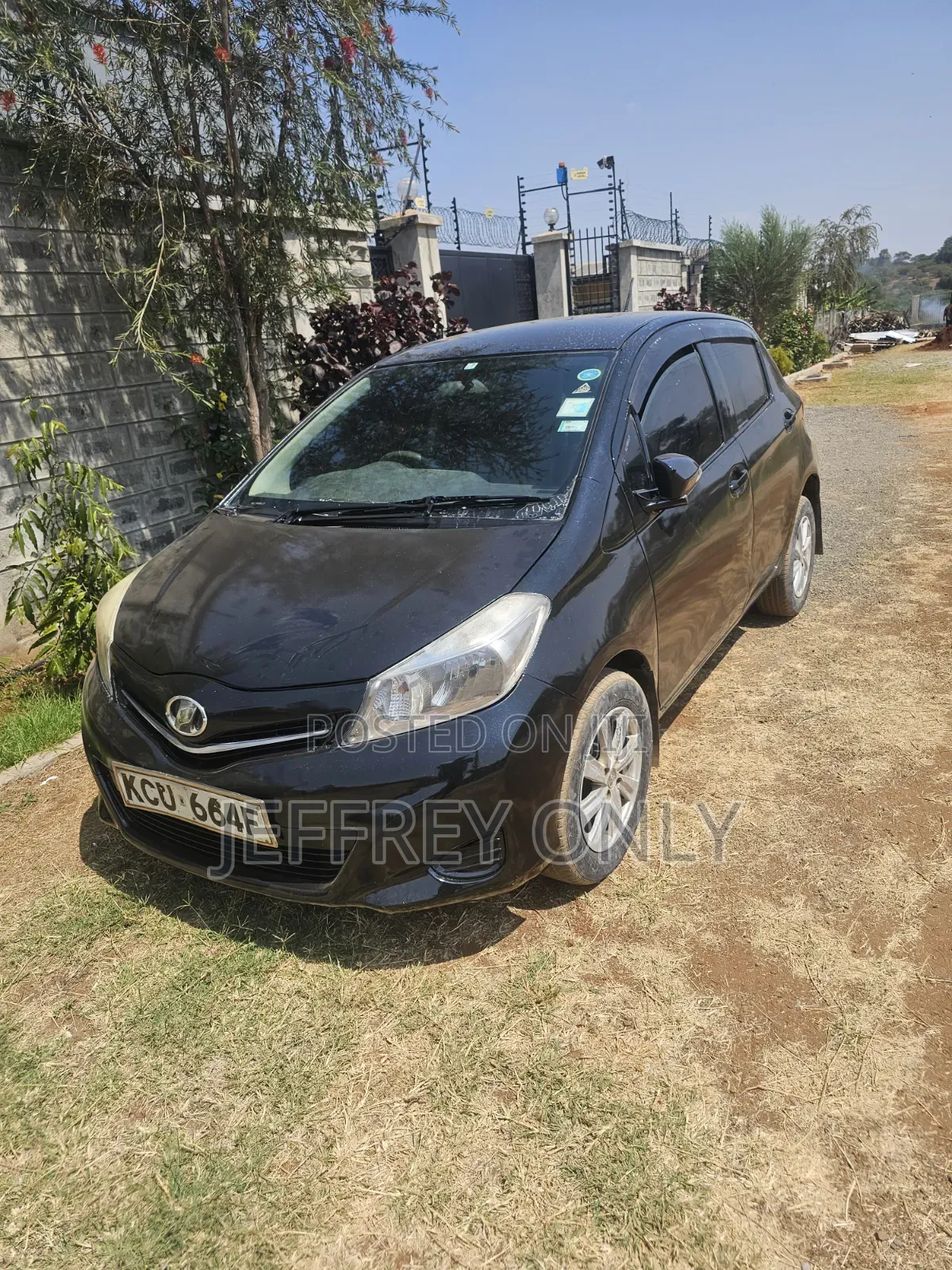 Toyota Vitz 2012 Black