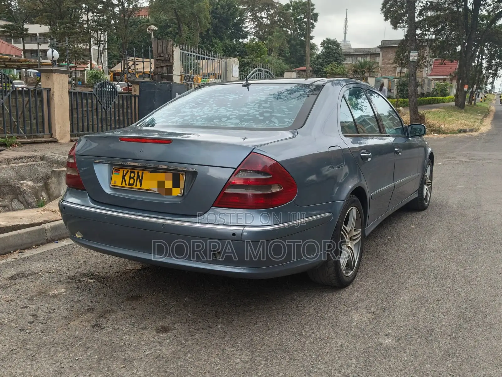Mercedes-Benz E320 2003 Blue