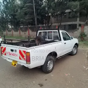 Nissan Hardbody 2007 White