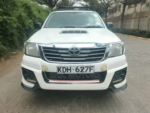 Toyota Hilux 2015 Pearl