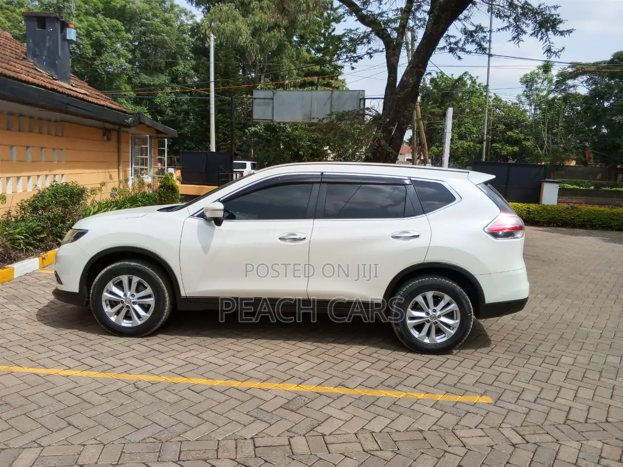 Nissan X-Trail 2015 White