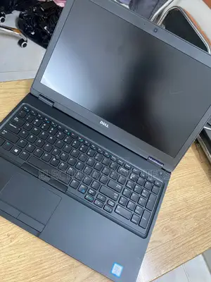 Laptop Dell Latitude 7300 8GB Intel Core i5 SSD 256GB