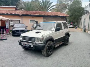 Mitsubishi Shogun 1990 White
