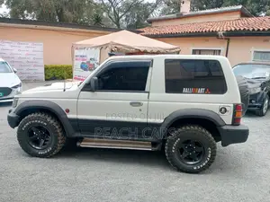Mitsubishi Shogun 1990 White