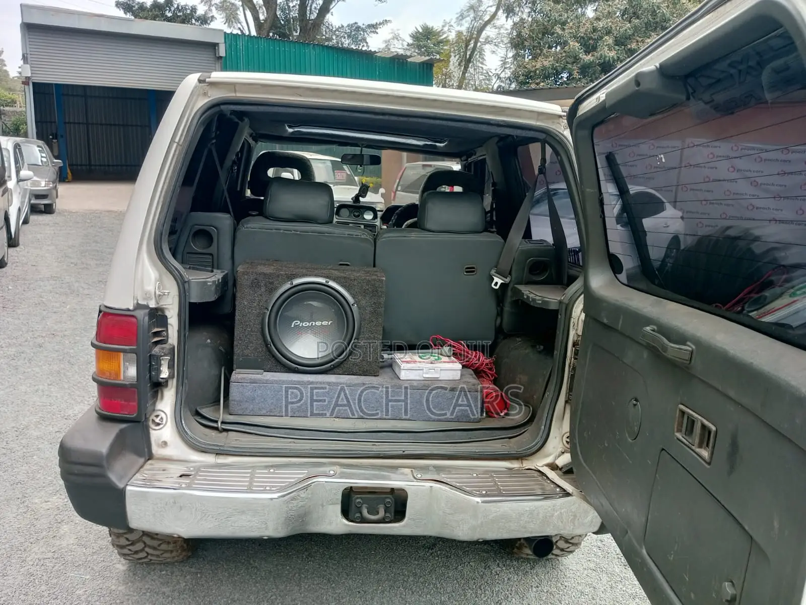 Mitsubishi Shogun 1990 White