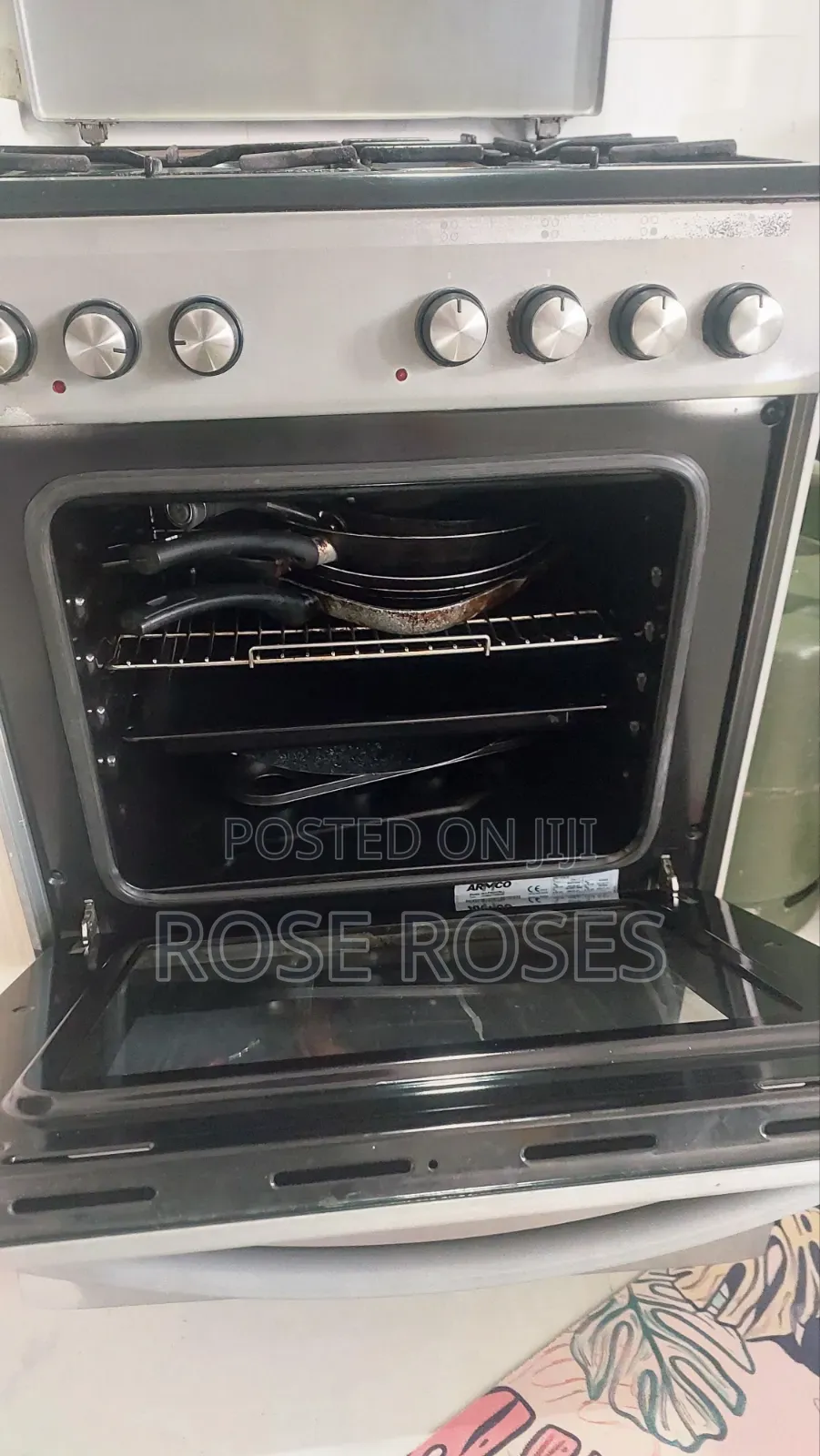 Cooker With Gas Cylinder