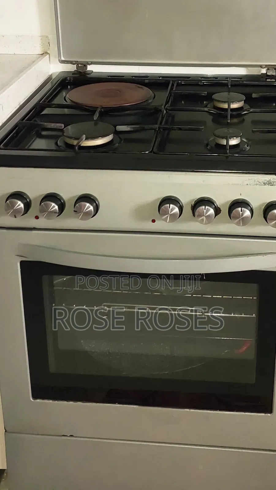 Cooker With Gas Cylinder