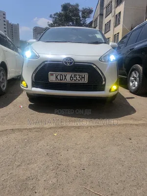 Toyota Sienta 2019 White