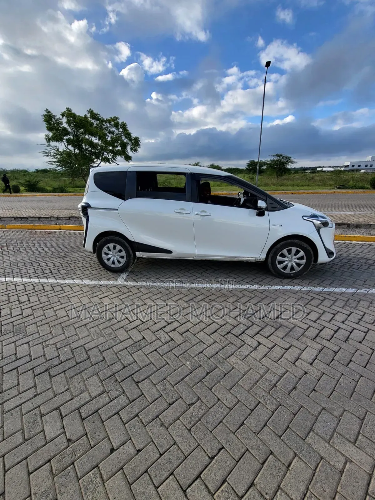 Toyota Sienta 2019 White