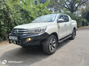 Toyota Hilux 2020 White