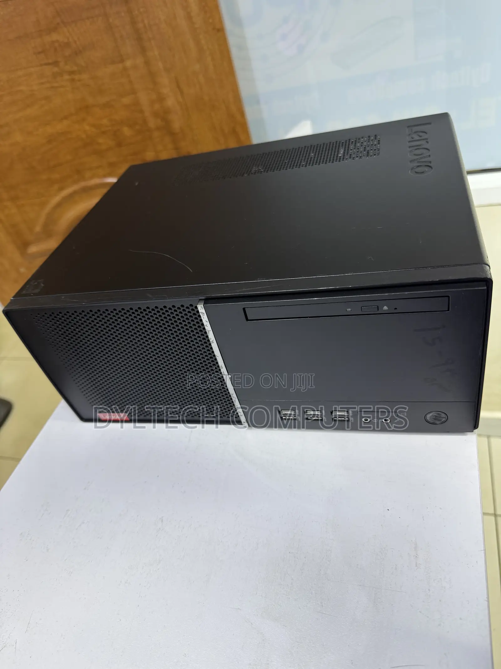 Desktop Computer Lenovo V530 8GB Intel Core i5 HDD 500GB