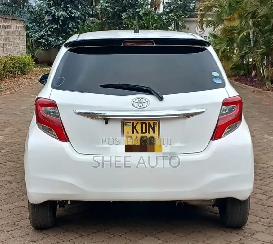 Toyota Vitz 2016 White