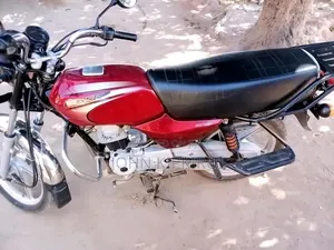Bajaj Boxer 100 2026 Red