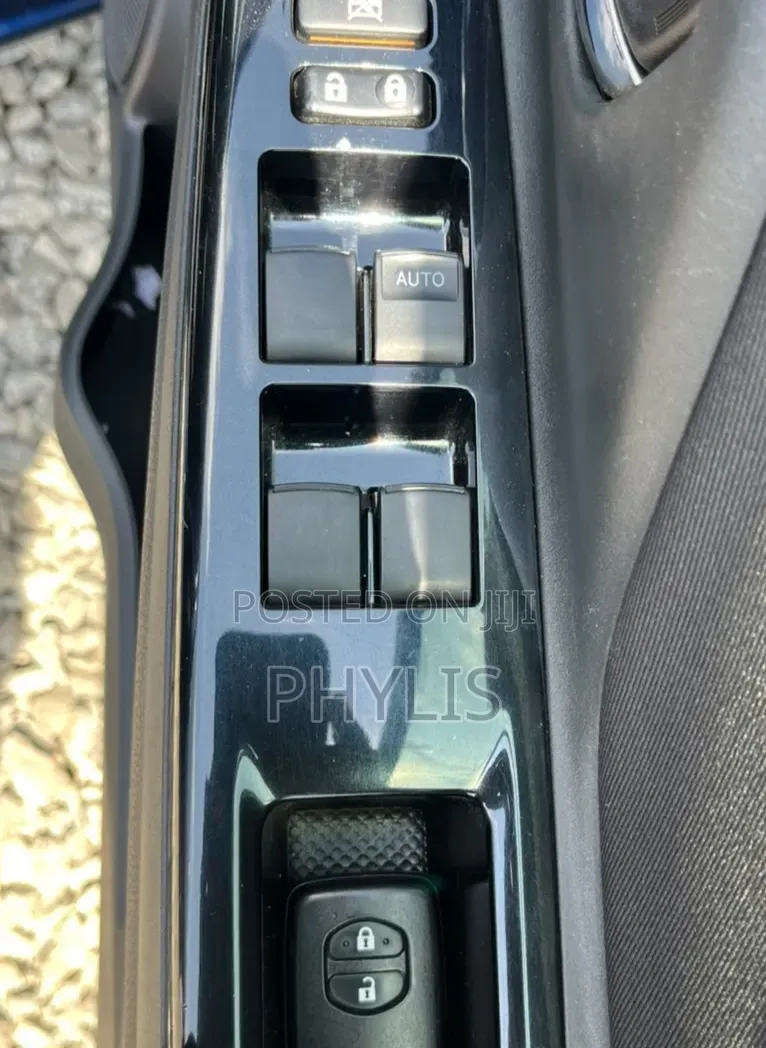 Toyota Vitz 2019 Blue