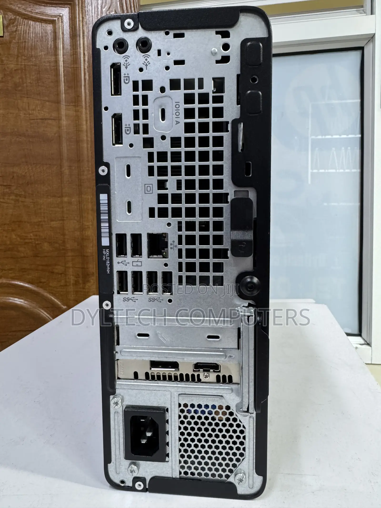 Desktop Computer HP EliteDesk 705 8GB AMD Ryzen 5 SSD 256GB