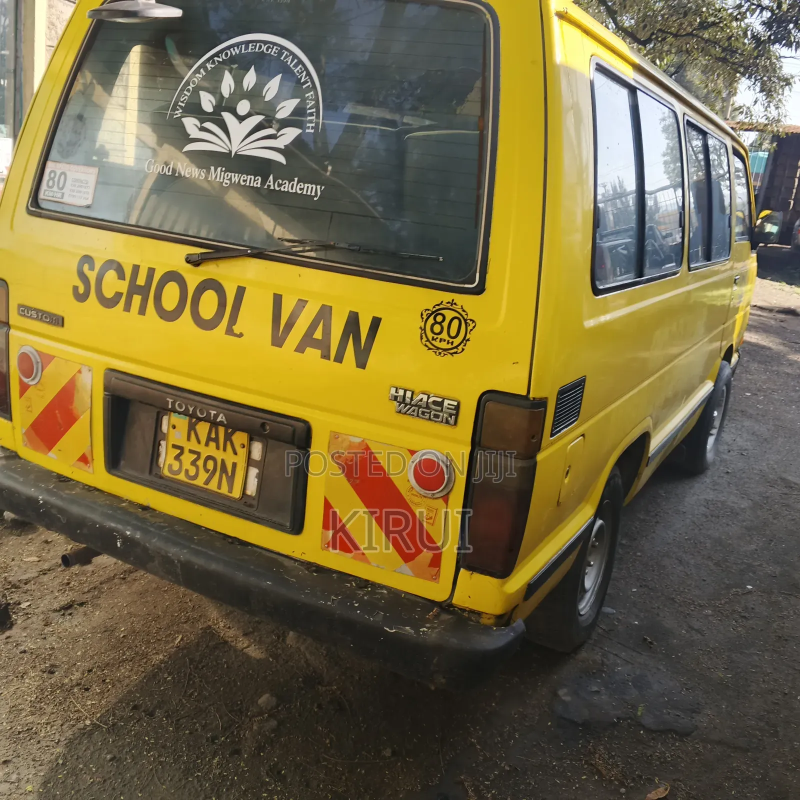Toyota HiAce 2000 Yellow