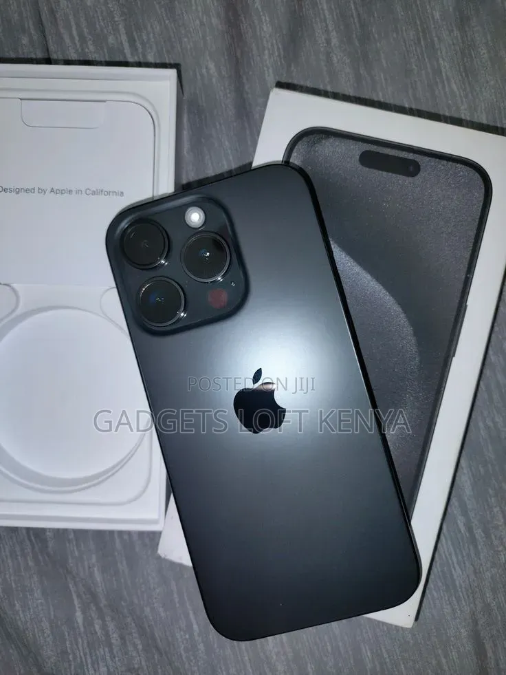 New Apple iPhone 15 Pro Max 256 GB Black
