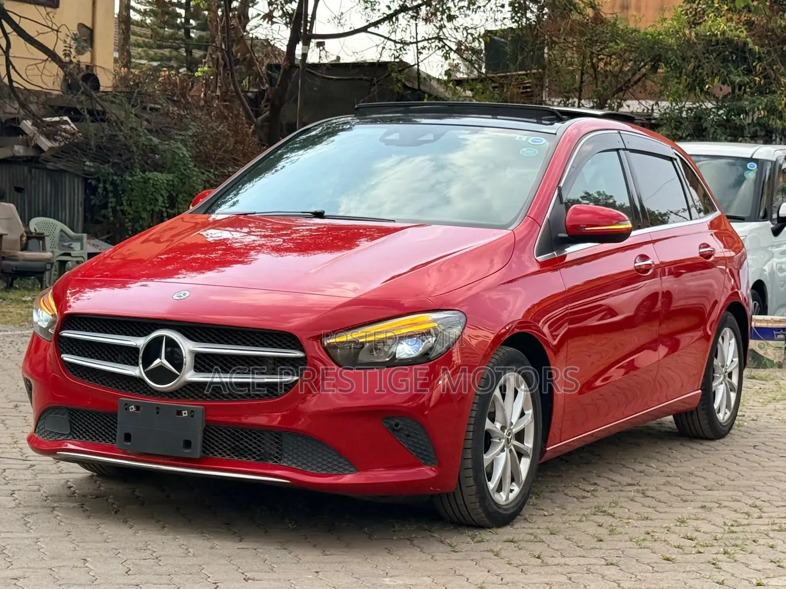 Mercedes-Benz B-Class 2019 Red