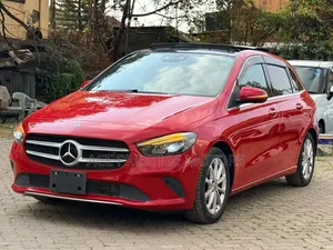 Mercedes-Benz B-Class 2019 Red
