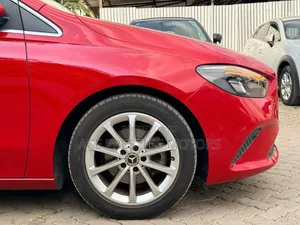 Mercedes-Benz B-Class 2019 Red