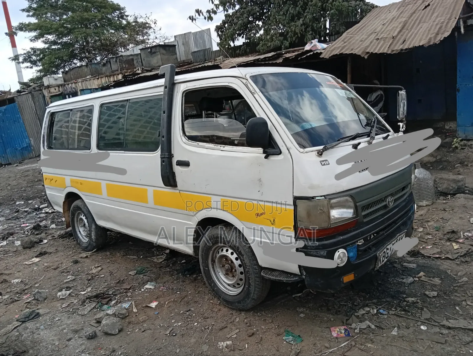 Toyota HiAce 2000 White