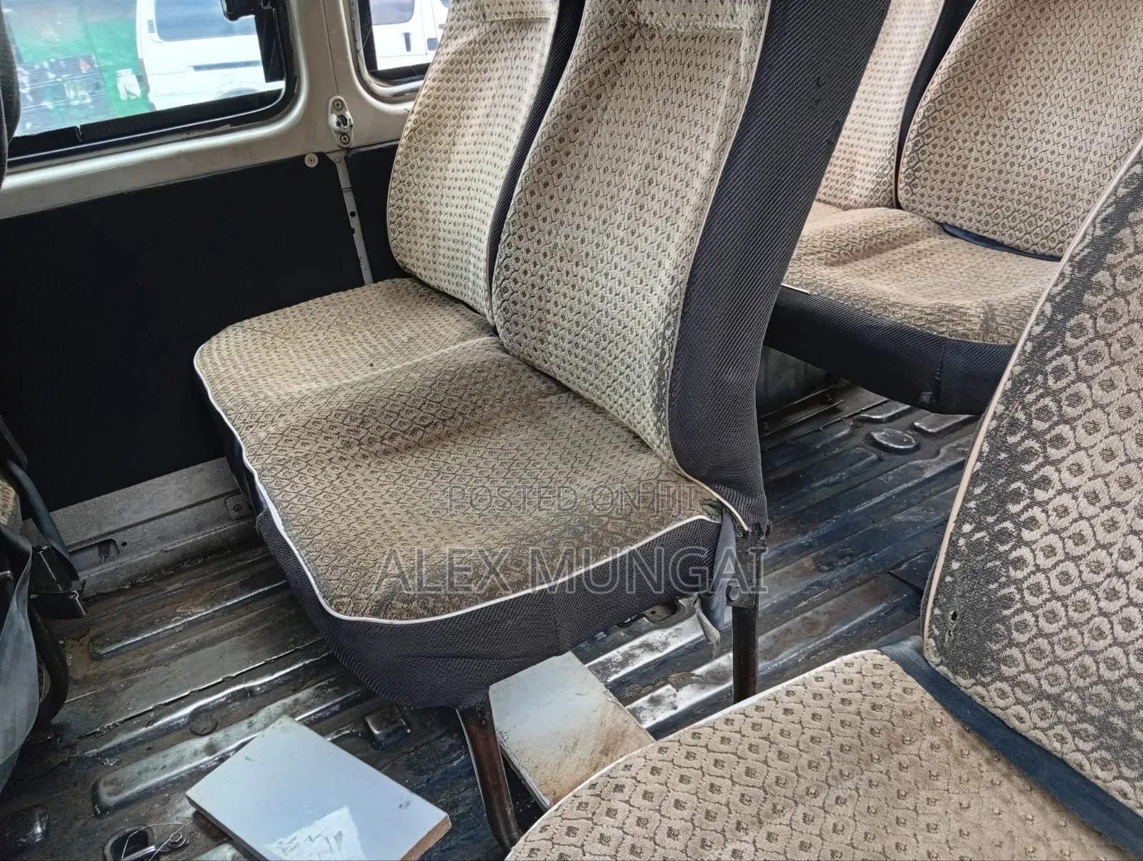 Toyota HiAce 2000 White