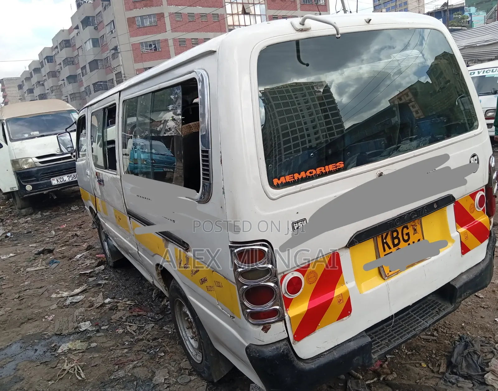 Toyota HiAce 2000 White