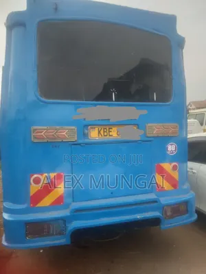 Isuzu Executive Bus 2007 Blue