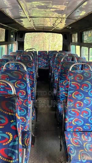 Isuzu Executive Bus 2007 Blue