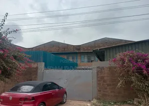 Spacious Go Down to Let